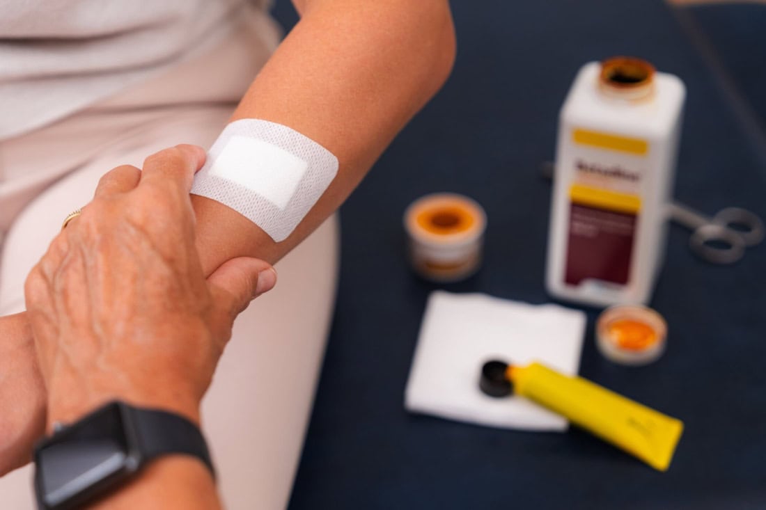 Wondzorg na een chirurgische ingreep bij de huisarts, verbandwissel en wondverzorging.